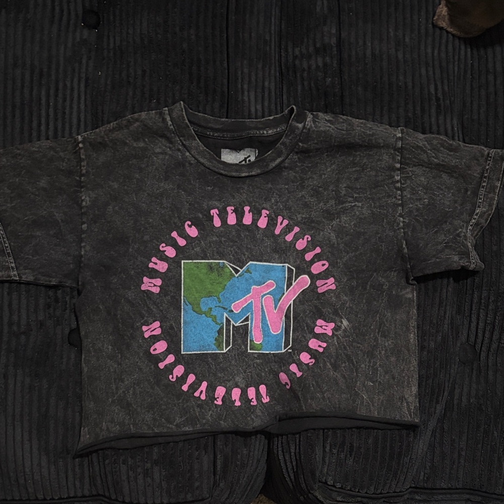 MTV cropped tee